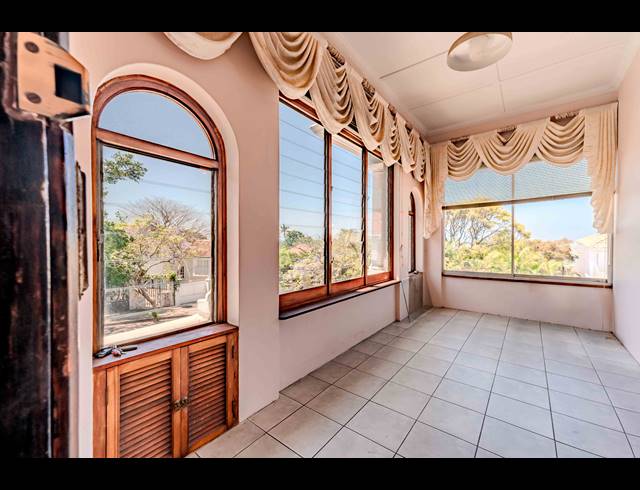 2 BEDROOM APARTMENT FOR SALE IN ESSENWOOD